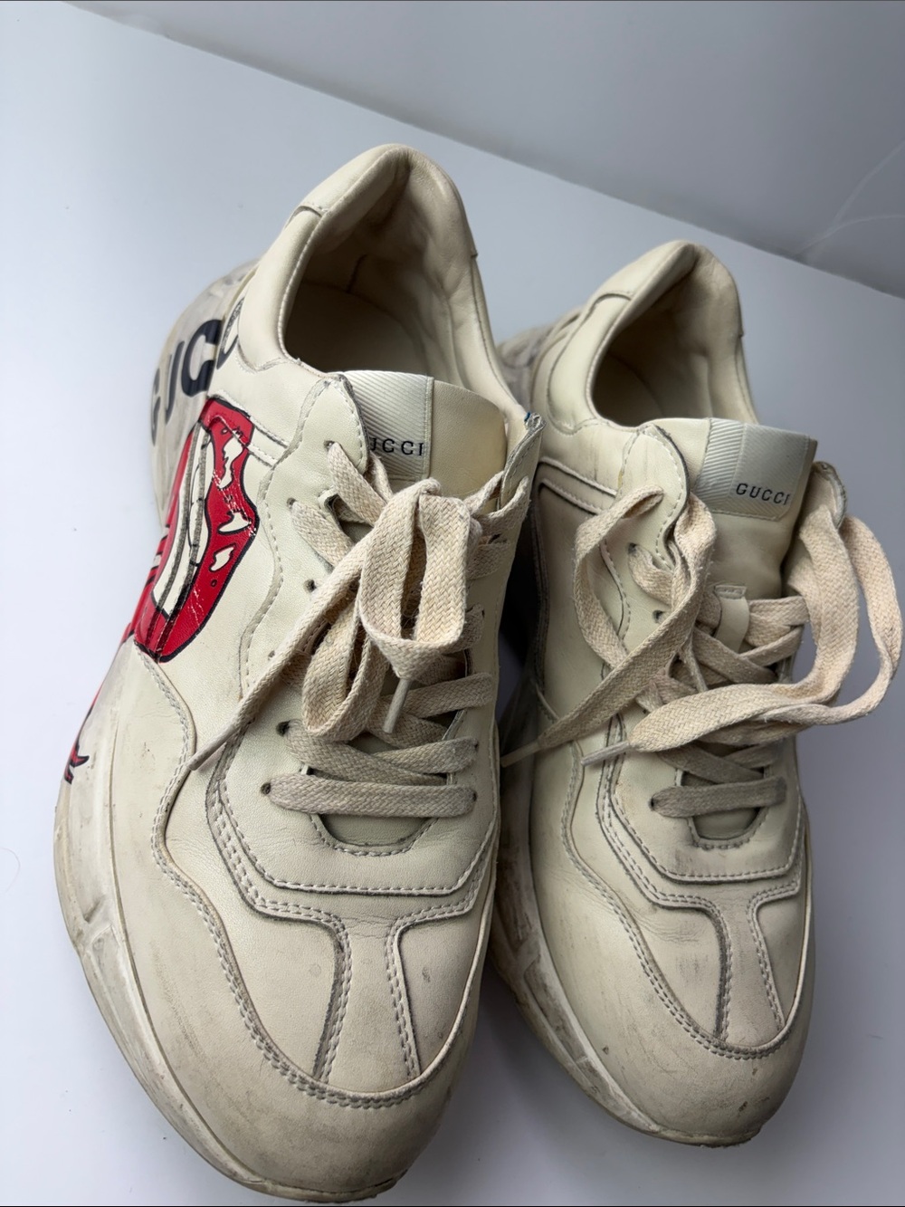 Gucci Cream Leather Men's Sneakers with Red Graphic